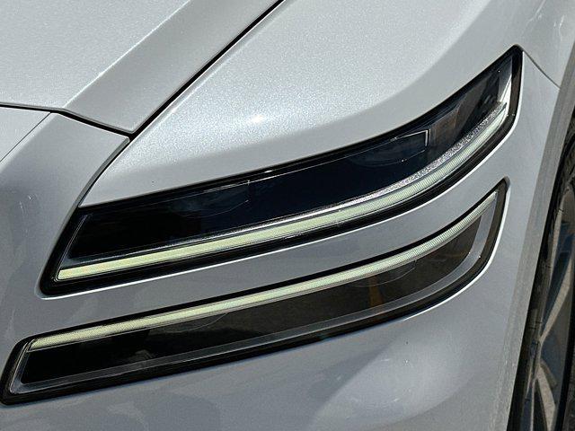Photo of 2021 Uyuni White Genesis GV80