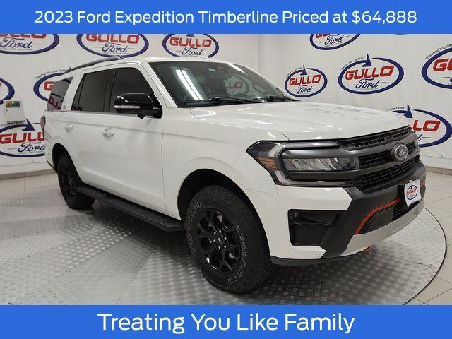 Photo of 2023 Star White Ford Expedition