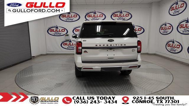 Photo of 2023 Star White Ford Expedition