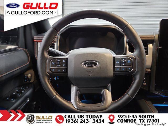 Photo of 2023 Star White Ford Expedition