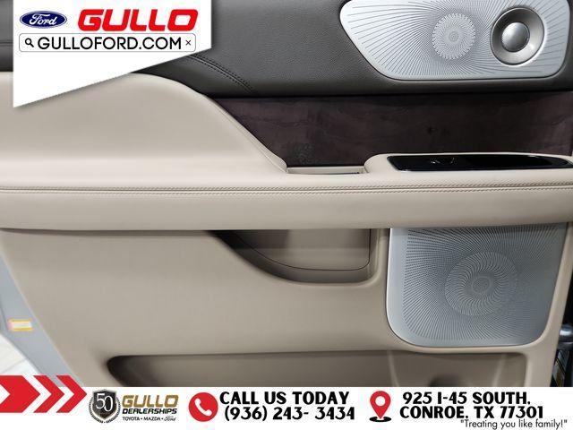Photo of 2023 Radiance Metallic Lincoln Navigator L