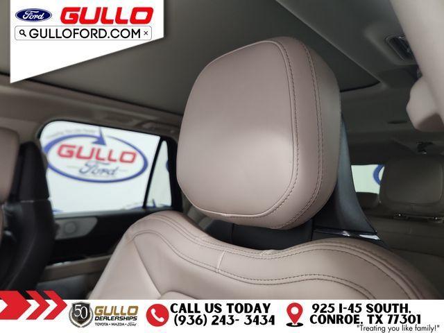 Photo of 2023 Radiance Metallic Lincoln Navigator L