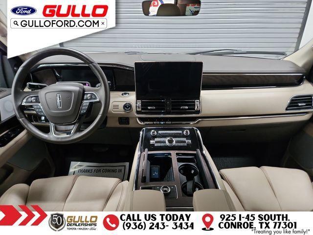 Photo of 2023 Radiance Metallic Lincoln Navigator L