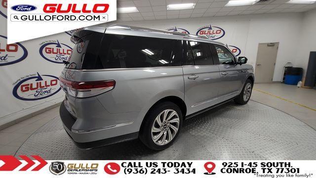 Photo of 2023 Radiance Metallic Lincoln Navigator L