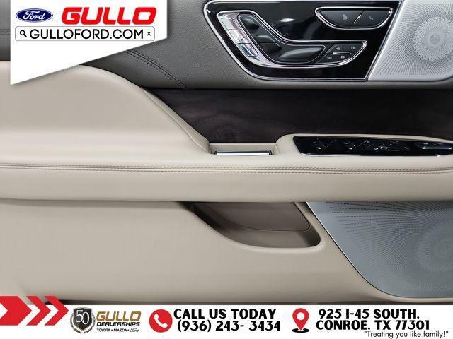 Photo of 2023 Radiance Metallic Lincoln Navigator L