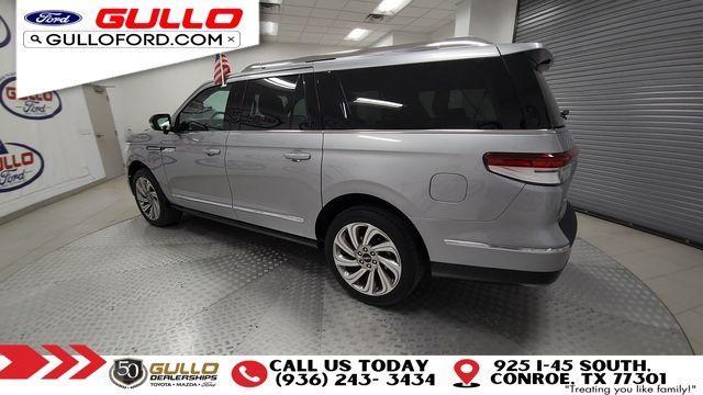 Photo of 2023 Radiance Metallic Lincoln Navigator L