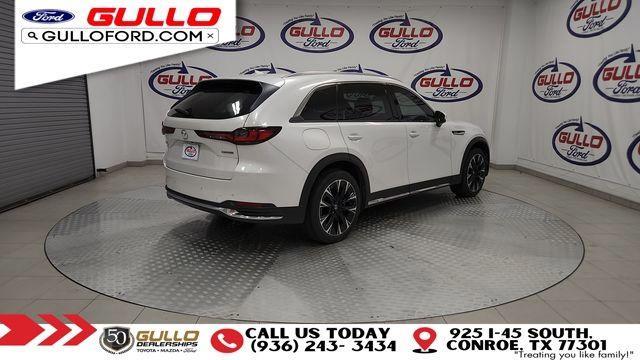 Photo of 2024 Rhodium White Metallic Mazda CX-90 PHEV