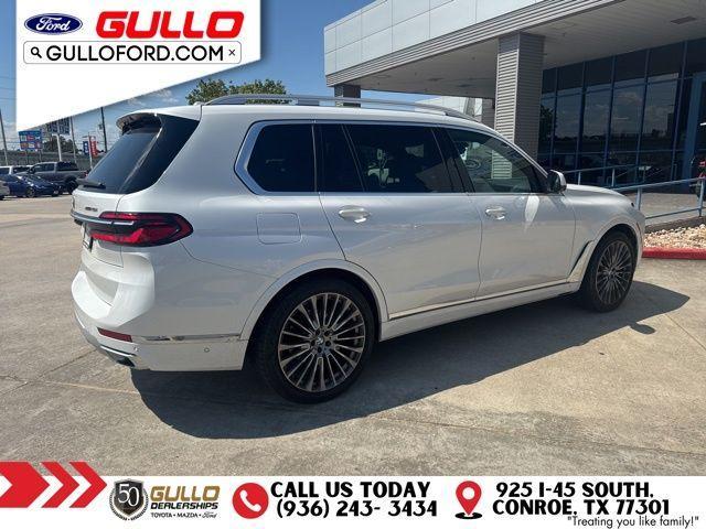Photo of 2023 Mineral White Metallic BMW X7