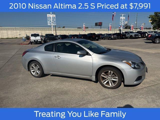 Photo of 2010 Radiant Silver Nissan Altima