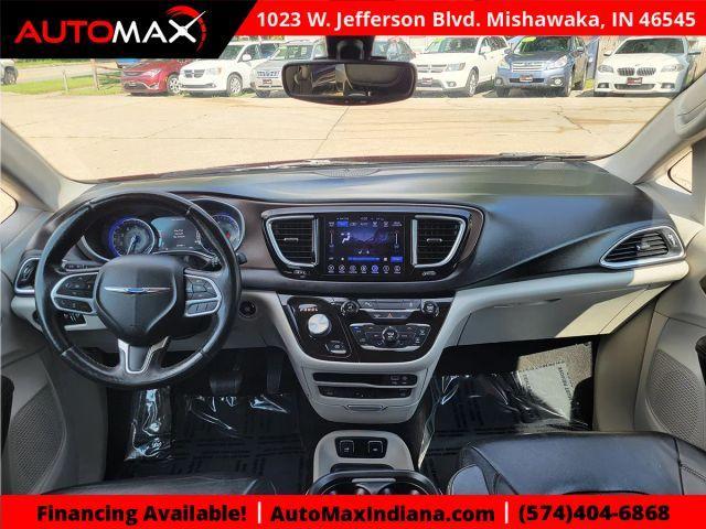 Photo of 2017 Maroon Chrysler Pacifica
