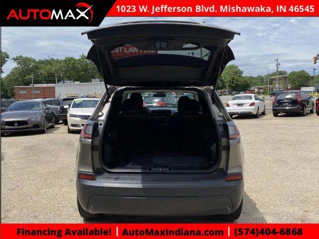 Photo of 2019 Gray Jeep Cherokee