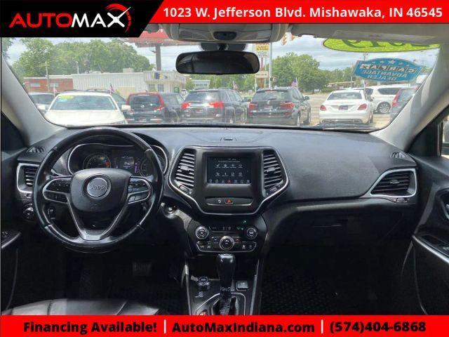 Photo of 2019 Gray Jeep Cherokee