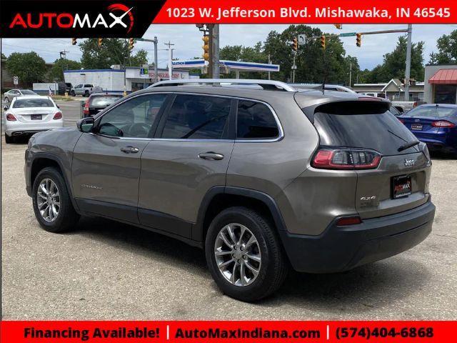 Photo of 2019 Gray Jeep Cherokee