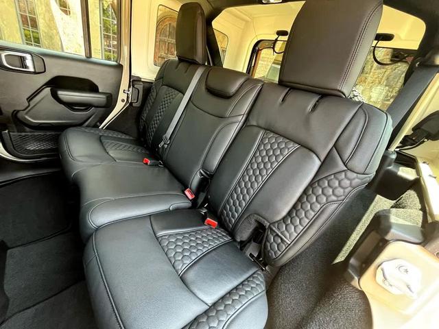 Photo of 2021 Beige Jeep Wrangler Unlimited