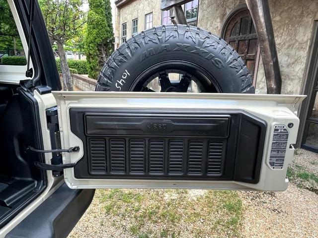 Photo of 2021 Beige Jeep Wrangler Unlimited