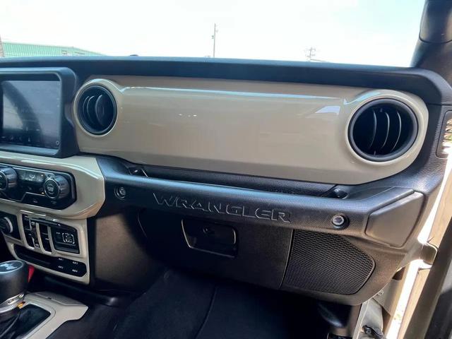 Photo of 2021 Beige Jeep Wrangler Unlimited