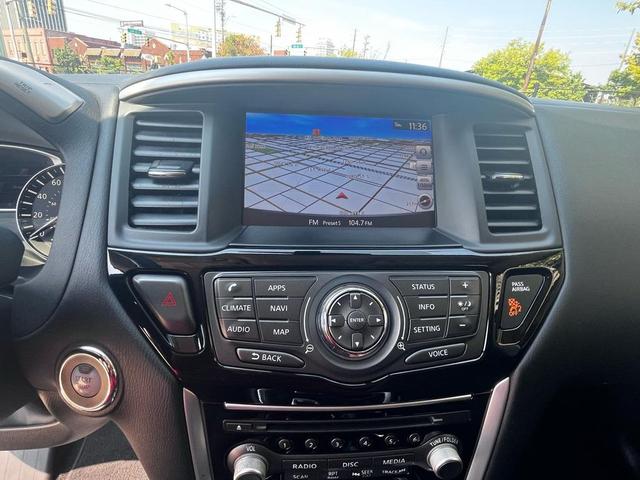 Photo of 2018 SILVER Nissan Pathfinder