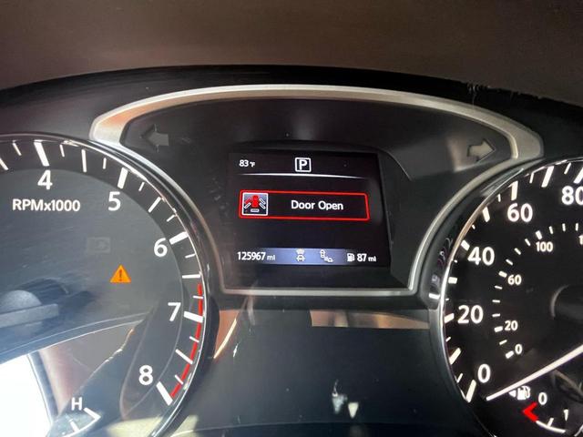 Photo of 2018 SILVER Nissan Pathfinder