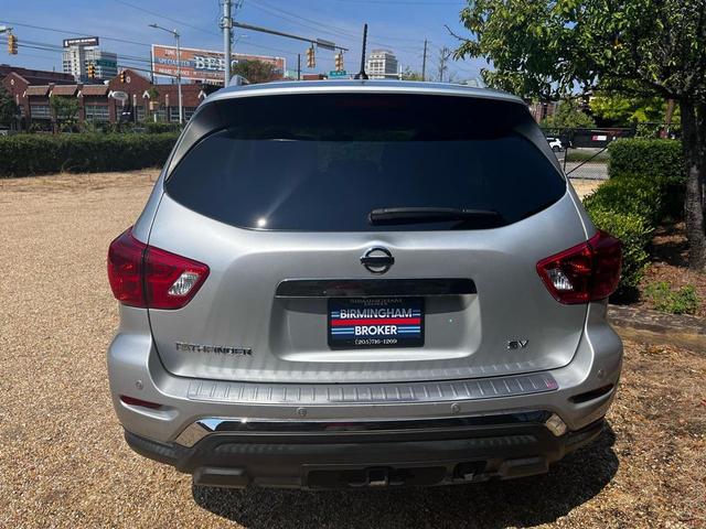 Photo of 2018 SILVER Nissan Pathfinder