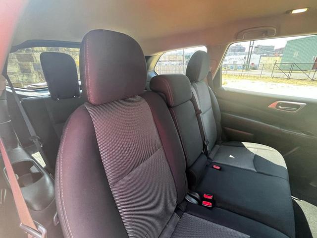 Photo of 2018 SILVER Nissan Pathfinder