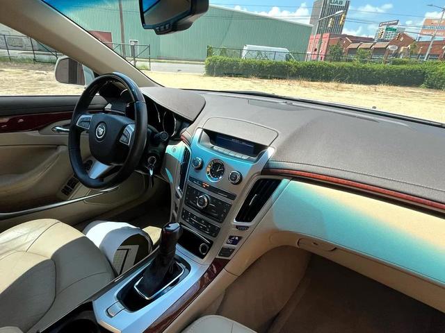 Photo of 2011 WHITE Cadillac CTS