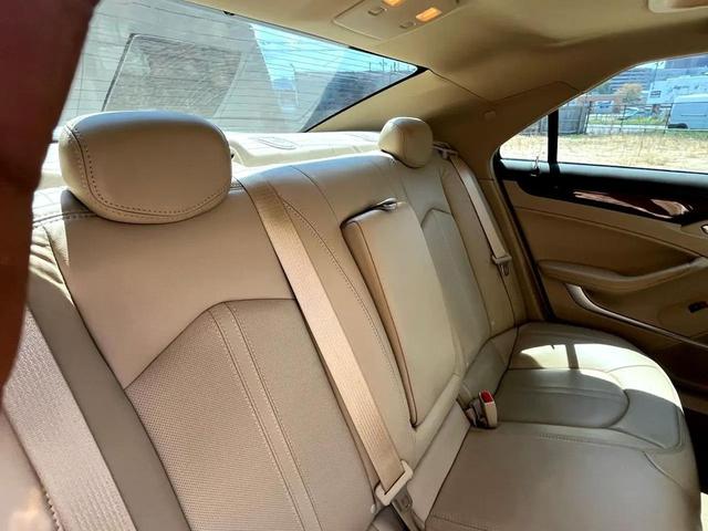 Photo of 2011 WHITE Cadillac CTS