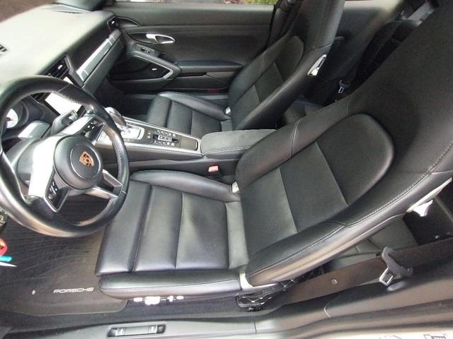 Photo of 2017 White Porsche 911