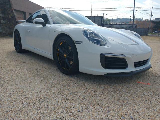 Photo of 2017 White Porsche 911