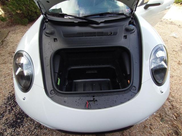 Photo of 2017 White Porsche 911