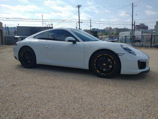 Photo of 2017 White Porsche 911