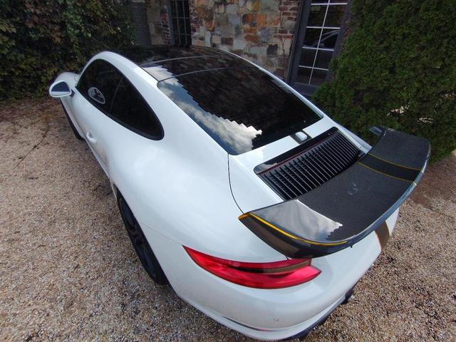 Photo of 2017 White Porsche 911