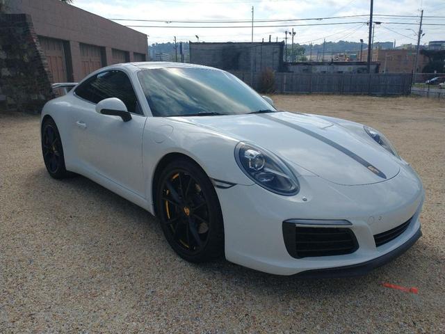 Photo of 2017 White Porsche 911