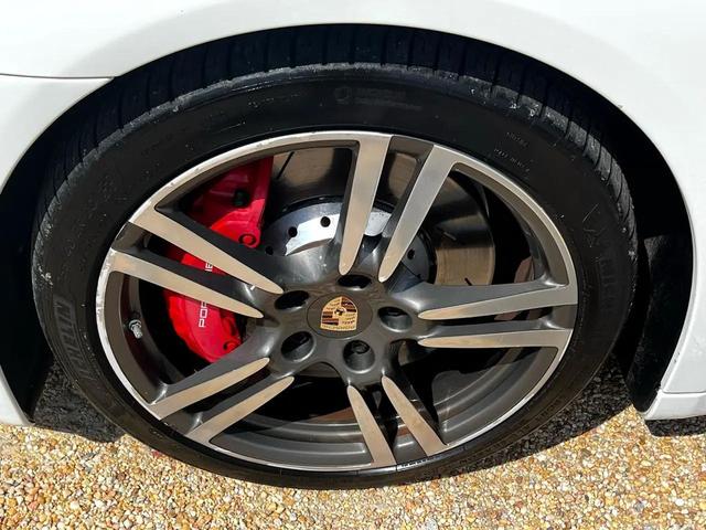 Photo of 2013 White Porsche Panamera