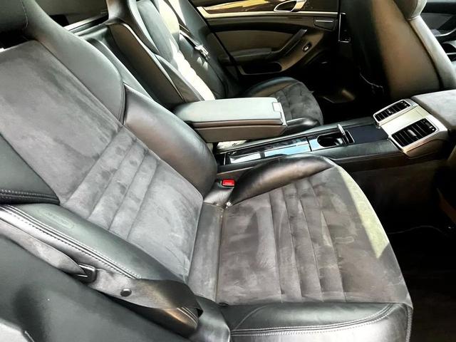 Photo of 2013 White Porsche Panamera