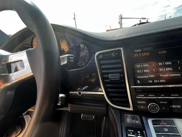 Photo of 2013 White Porsche Panamera