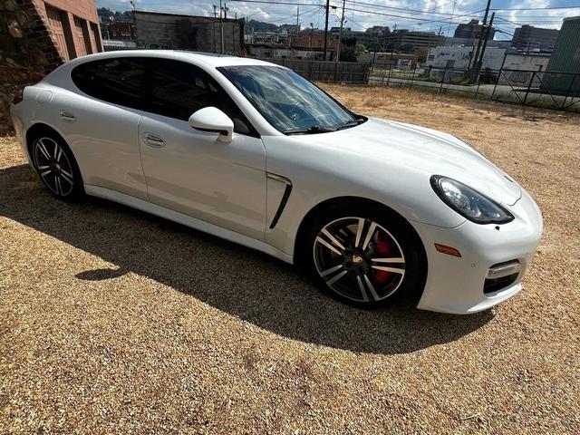 Photo of 2013 White Porsche Panamera