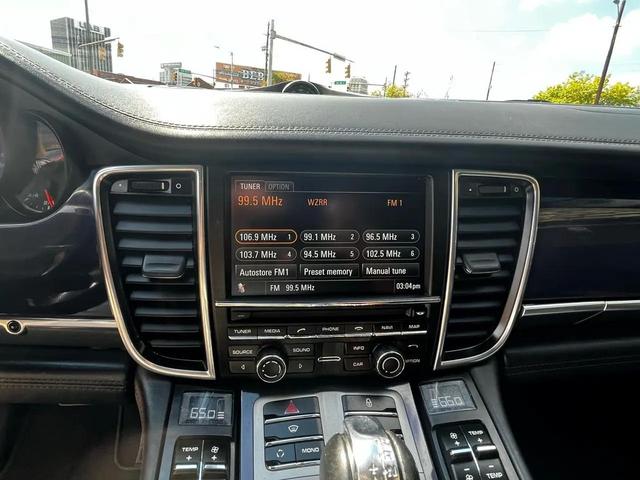 Photo of 2013 White Porsche Panamera