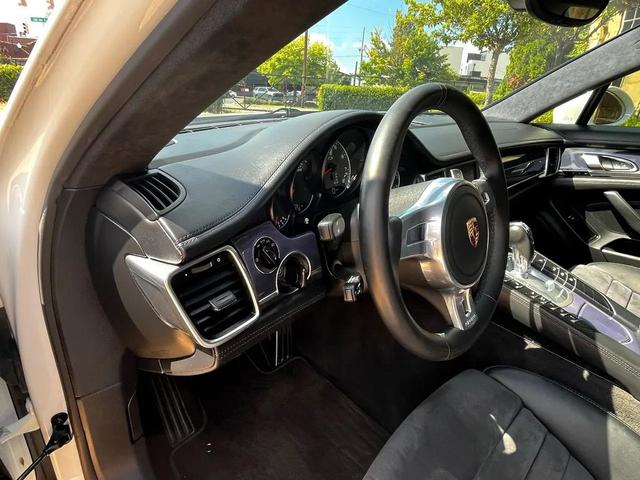 Photo of 2013 White Porsche Panamera