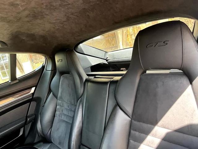 Photo of 2013 White Porsche Panamera