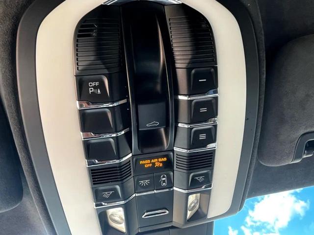 Photo of 2013 White Porsche Panamera