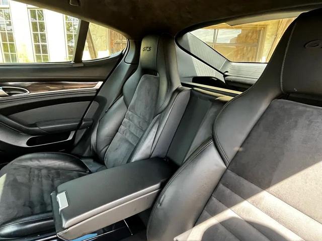 Photo of 2013 White Porsche Panamera