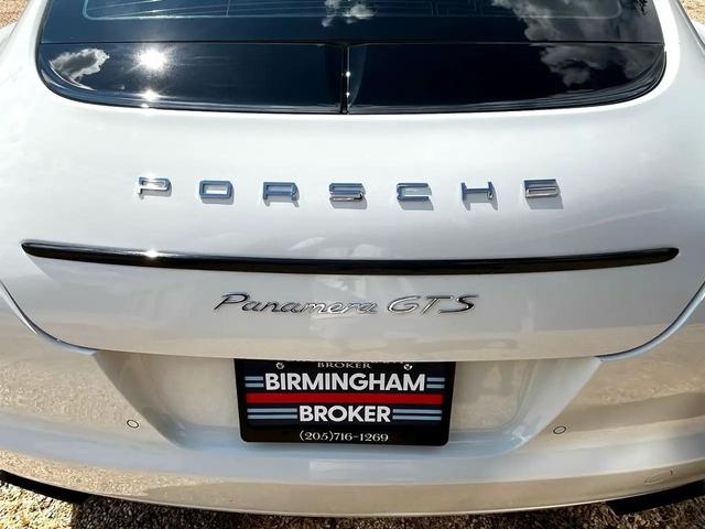 Photo of 2013 White Porsche Panamera