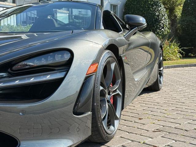 Photo of 2020 Gray McLaren 720S