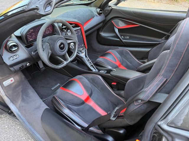 Photo of 2020 Gray McLaren 720S