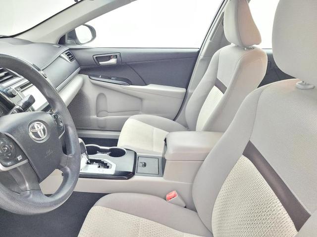 Photo of 2014 Parisian Night Pearl Toyota Camry