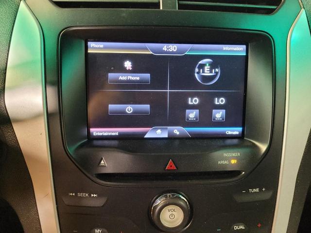 Photo of 2015 Tuxedo Black Metallic Ford Explorer