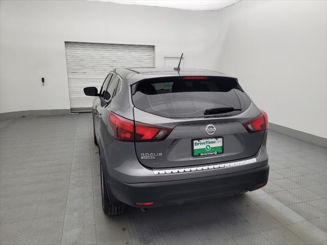 Photo of 2018 Gun Metallic Nissan Rogue Sport