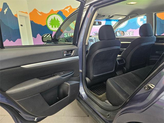 Photo of 2014 Twilight Blue Metallic Subaru Outback