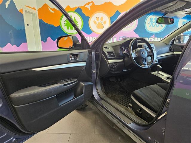 Photo of 2014 Twilight Blue Metallic Subaru Outback