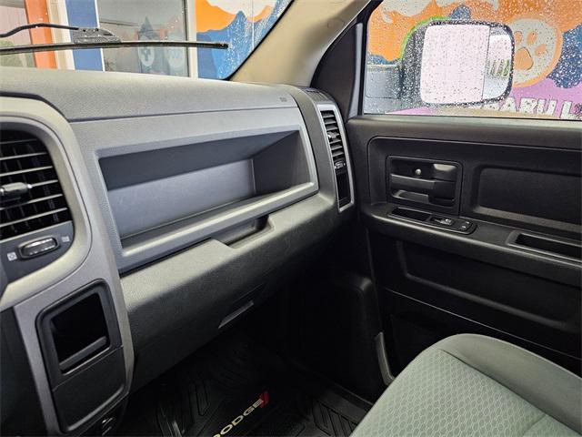 Photo of 2014 Bright White Clearcoat RAM 1500